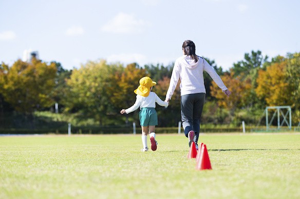 動きやすさが一番 保育士のジャージ選びのコツ 保育士 幼稚園教諭 ベビーシッターの求人専門サービス ずっと保育士